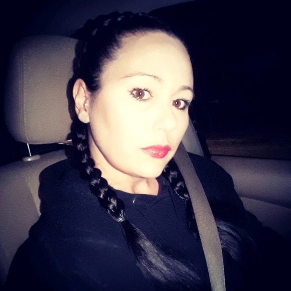 Meet your Posher, Melissa - Picture 1 of 1